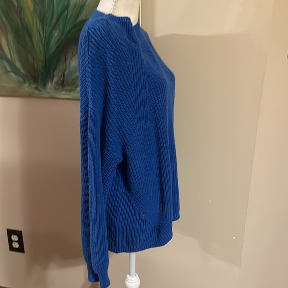 🎉Host Pick🎉 Old Navy Blue Sweater - Picture 4 of 8